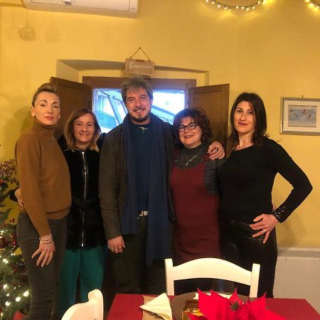 Albergo La Loggia Di San Martino Gualdo Tadino Buitenkant foto