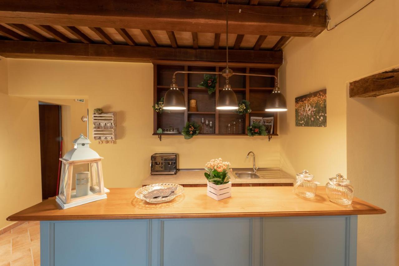 Albergo La Loggia Di San Martino Gualdo Tadino Buitenkant foto