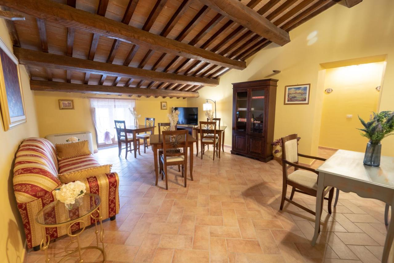 Albergo La Loggia Di San Martino Gualdo Tadino Buitenkant foto