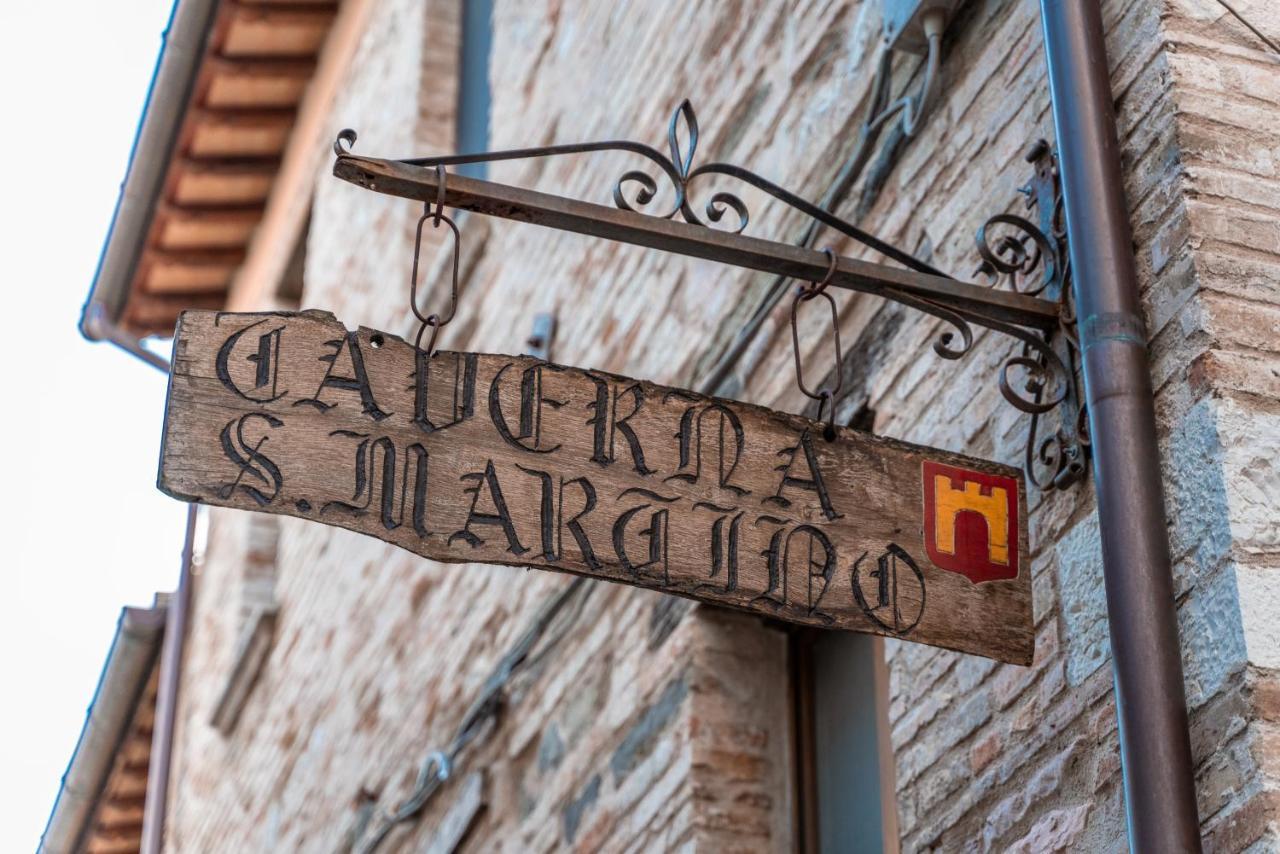Albergo La Loggia Di San Martino Gualdo Tadino Buitenkant foto