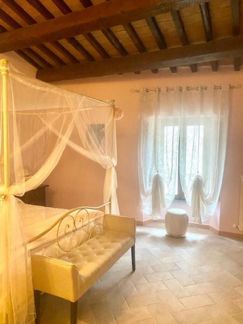 Albergo La Loggia Di San Martino Gualdo Tadino Buitenkant foto