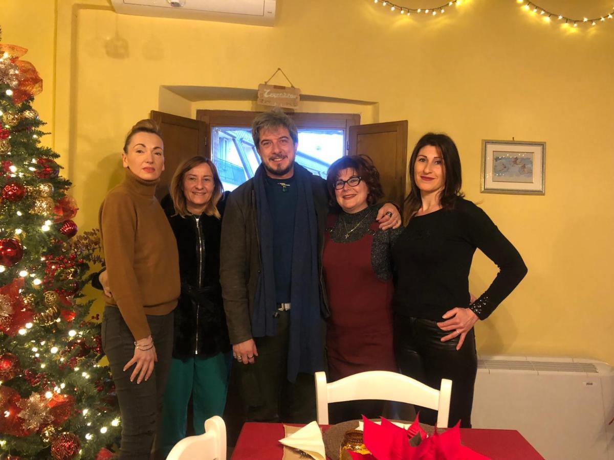 Albergo La Loggia Di San Martino Gualdo Tadino Buitenkant foto